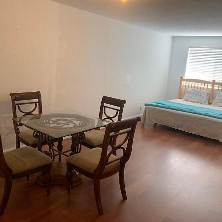 Bedroom Suite In Lauderdale Lakes Townhome Fort Lauderdale Eksteriør billede