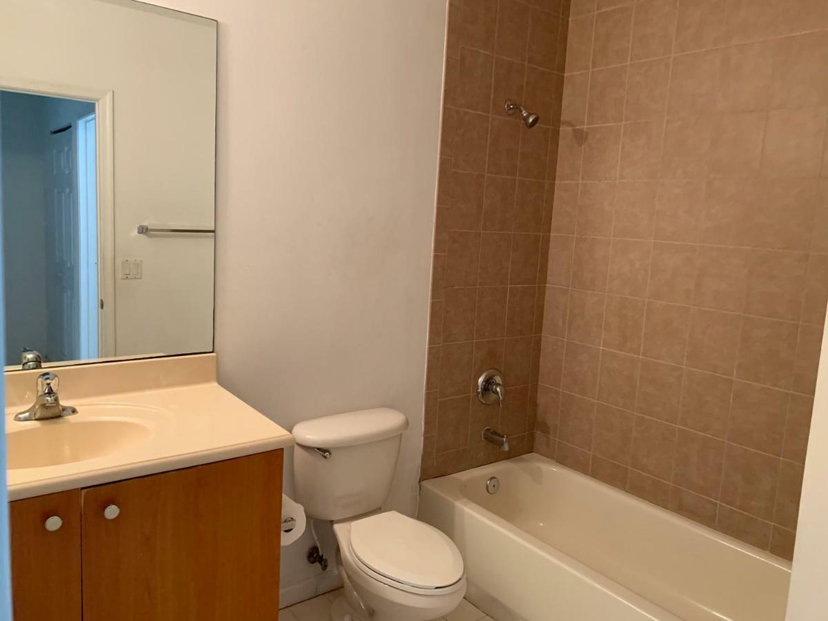 Bedroom Suite In Lauderdale Lakes Townhome Fort Lauderdale Eksteriør billede